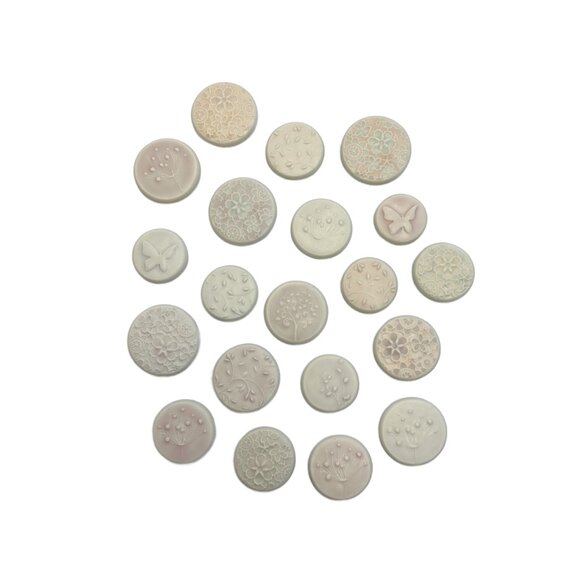 20 Magnets Floral Flower Nature Handmade Polymer Clay Multicolor Muted Pastel - Picture 3 of 5